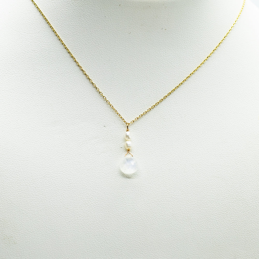 
                
                    Load image into Gallery viewer, June Raindrop Gold Necklace
                
            