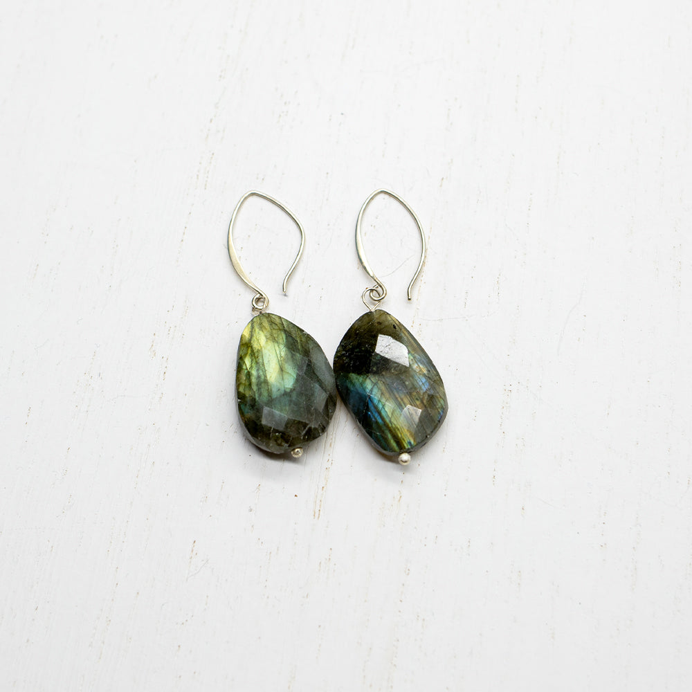 
                
                    Load image into Gallery viewer, Labradorite Nugget Droplet Silver Earrings
                
            