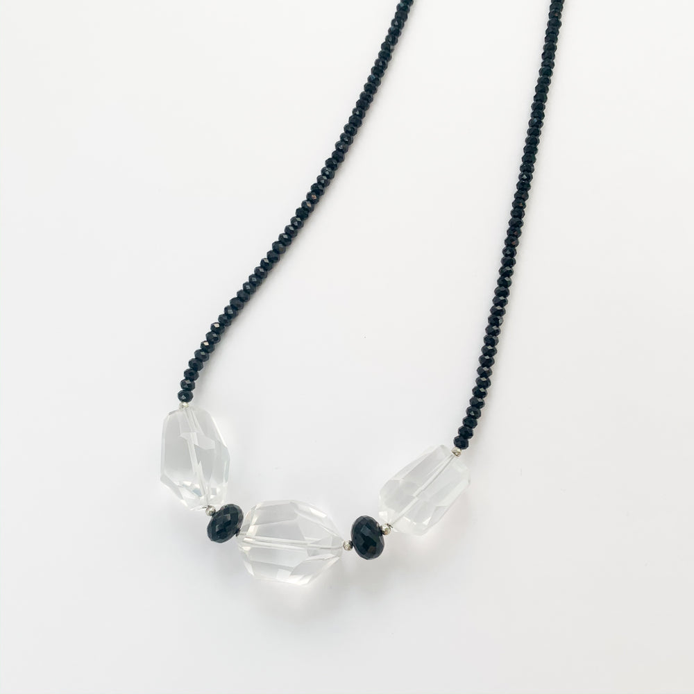 
                
                    Load image into Gallery viewer, Quartz &amp;amp; Spinel Claudina Necklace
                
            