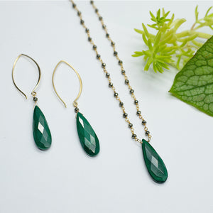 
                
                    Load image into Gallery viewer, Malachite Leilia  Earrings
                
            