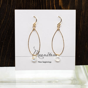 
                
                    Load image into Gallery viewer, Moonstone Linden Gold Earrings
                
            