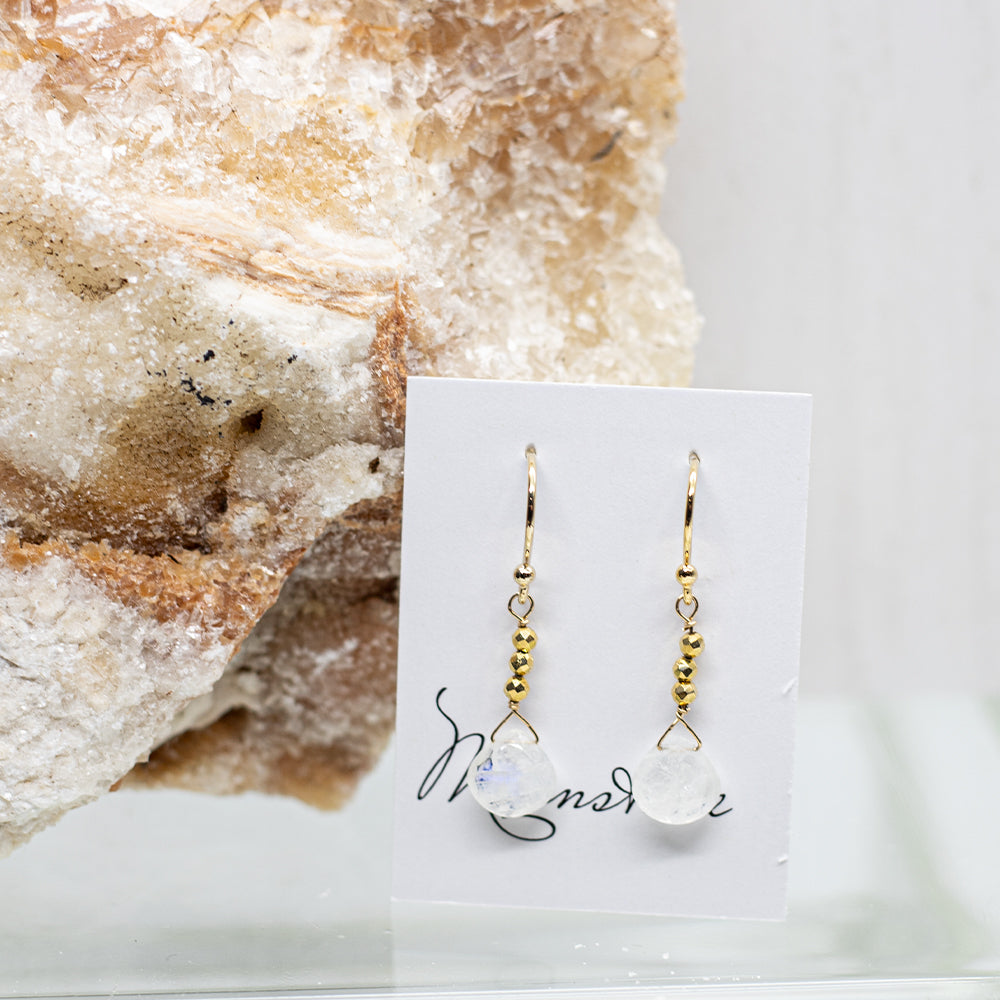 
                
                    Load image into Gallery viewer, Moonstone Raindrop Gold Earrings
                
            