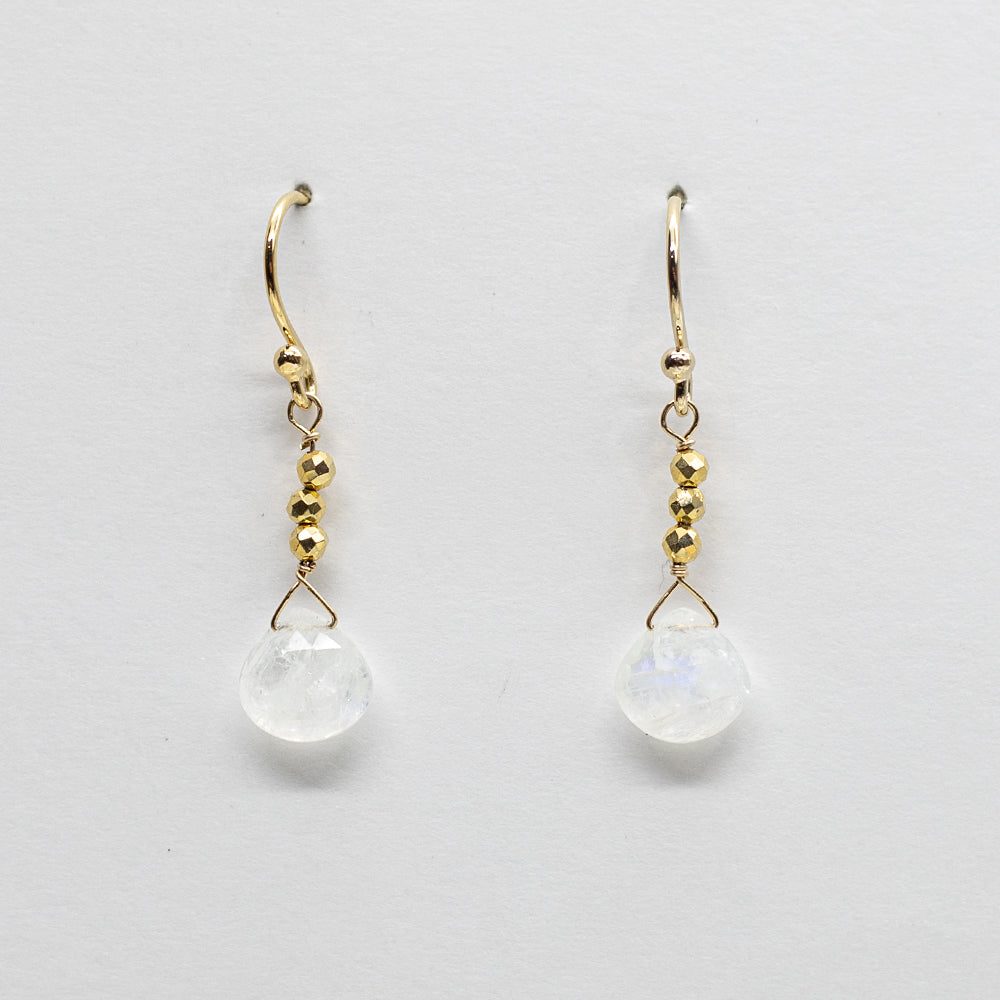 
                
                    Load image into Gallery viewer, Moonstone Raindrop Gold Earrings
                
            