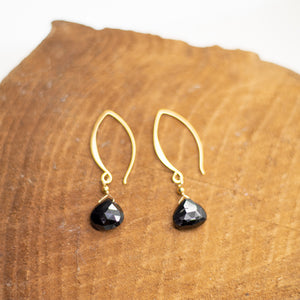 
                
                    Load image into Gallery viewer, Black Spinel Droplet Gold Earrings
                
            